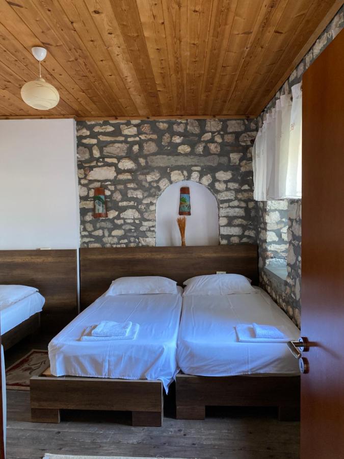 בראט Aria Baci Guest House מראה חיצוני תמונה
